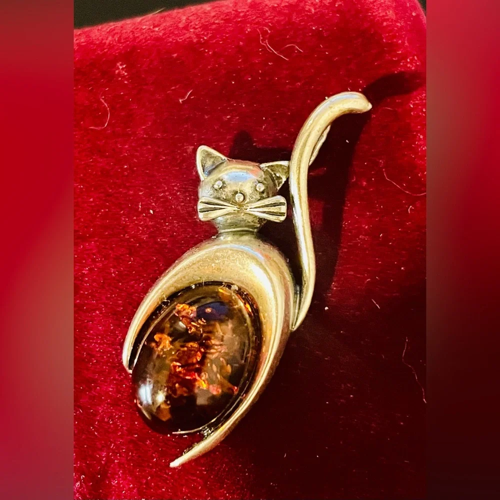 Baltic Amber and Sterling Silver 925 Cat Pendant - Picture 8 of 11